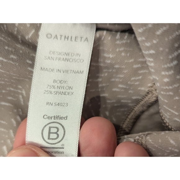 Athleta Salutation Stash Pocket Tight in Rainwater Print Size XS - Picture 6 of 8